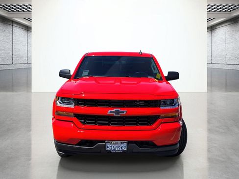Used 2018 Chevrolet Silverado 1500 Custom w/ Custom Value Package RWD image 4