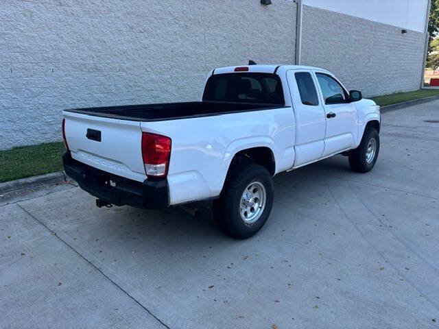 Used 2016 Toyota Tacoma SR RWD image 11
