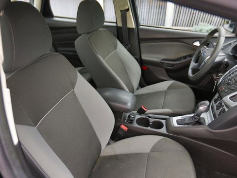 Used 2014 Ford Focus SE FWD image 14