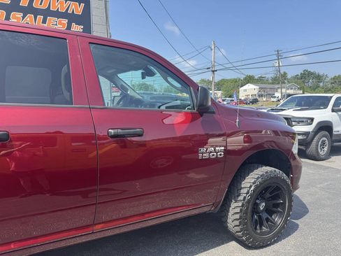 Used 2018 RAM 1500 Express AWD/4WD image 10