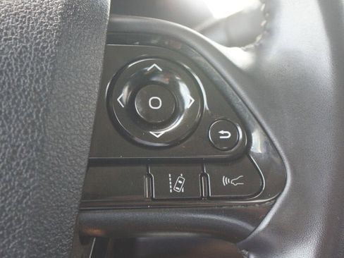 Used 2021 Toyota Prius Prime XLE image 11