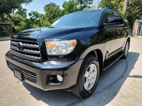 Used 2013 Toyota Sequoia SR5 w/ Premium Pkg RWD image 3