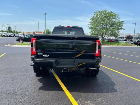 New 2026 Ford F450 Platinum w/ FX4 Off-Road Package AWD/4WD image 7