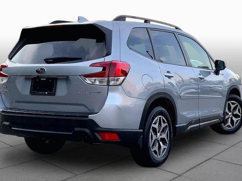 Used 2020 Subaru Forester Premium AWD/4WD image 13