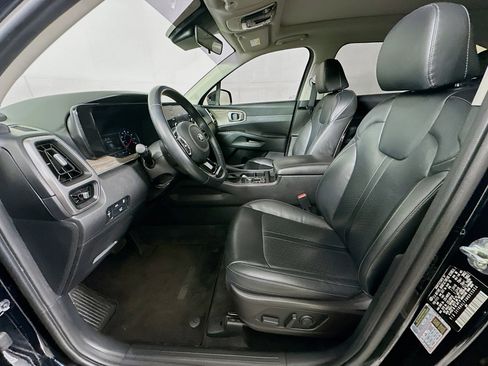 Used 2021 Kia Sorento EX w/ Panoramic Sunroof Package FWD image 13
