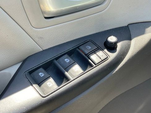 Used 2017 Toyota Sienna LE FWD image 9