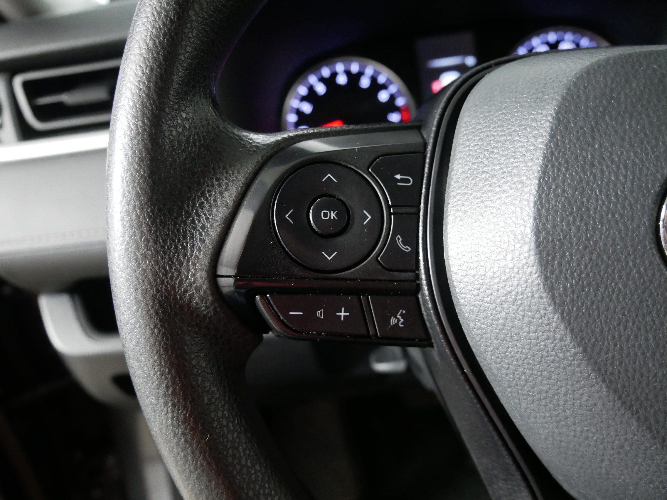 Used 2022 Toyota RAV4 LE AWD/4WD image 27