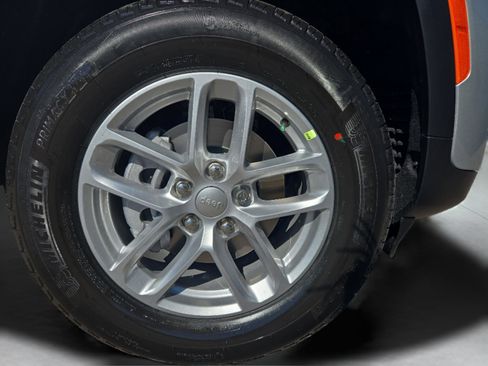 New 2025 Jeep Grand Cherokee Laredo X image 29