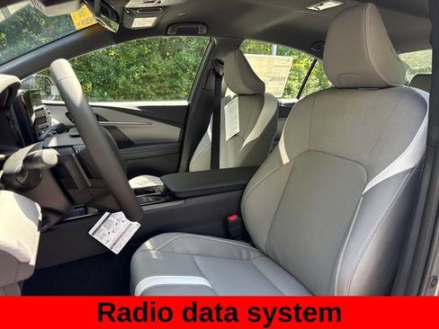 Used 2026 Toyota Camry SE FWD image 12