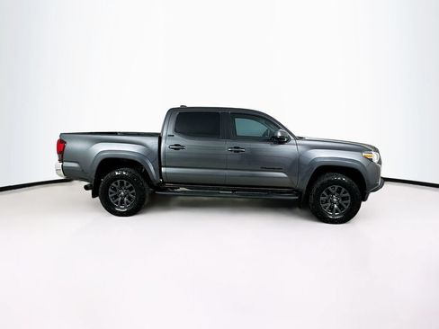 Used 2020 Toyota Tacoma SR5 RWD image 8