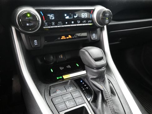 Certified 2024 Toyota RAV4 XLE image 30