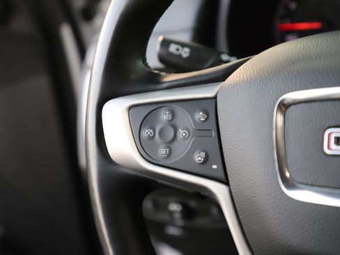 Used 2024 GMC Terrain SLT image 22