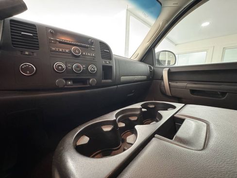 Used 2010 Chevrolet Silverado 1500 LT AWD/4WD image 23