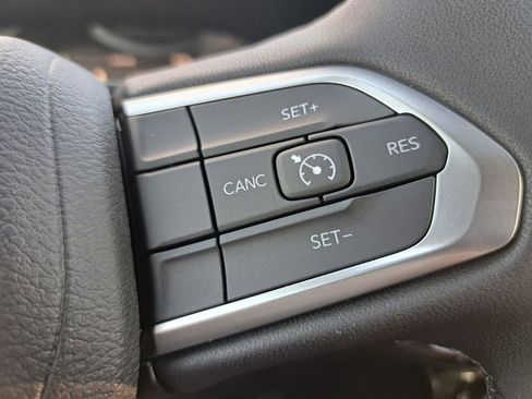 New 2026 Jeep Compass Latitude image 12