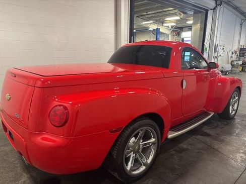 Used 2005 Chevrolet SSR w/ Preferred Equipment Group RWD image 4