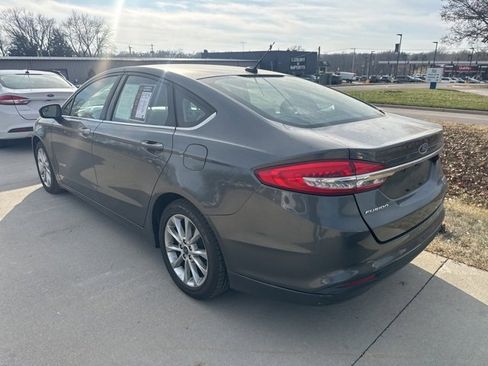 Used 2017 Ford Fusion S image 2