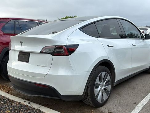 Used 2023 Tesla Model Y Long Range image 4