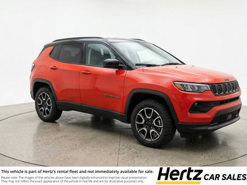 Used 2025 Jeep Compass Trailhawk AWD/4WD image 1