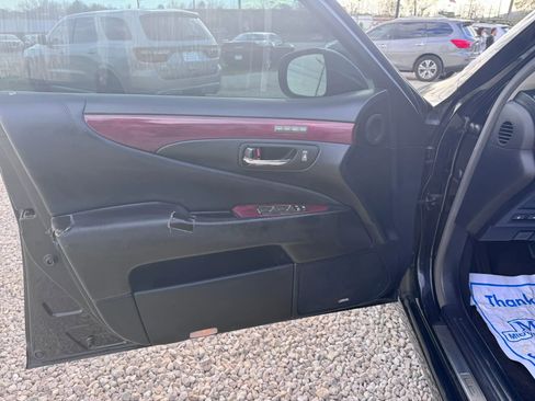 Used 2012 Lexus LS 460 AWD w/ Comfort Pkg image 12