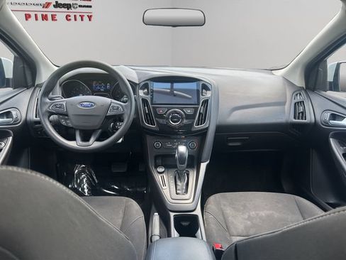 Used 2015 Ford Focus SE FWD image 19