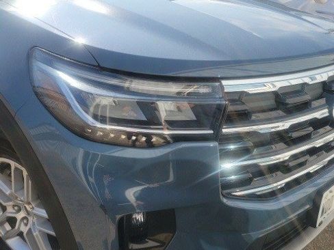 Used 2025 Ford Explorer Active w/ Active Comfort Package image 15