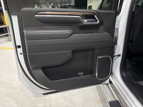 Used 2025 Chevrolet Silverado 2500 LT w/ Convenience Package image 27