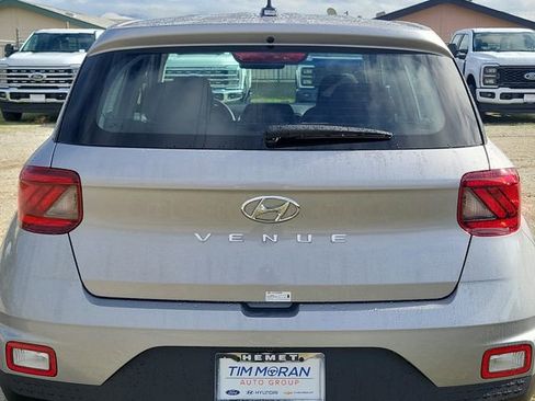 New 2026 Hyundai Venue SE image 19