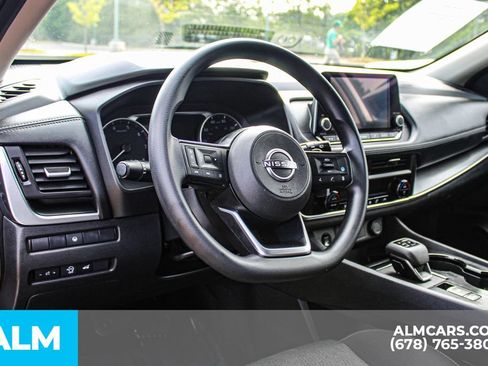 Used 2024 Nissan Rogue SV AWD/4WD image 32