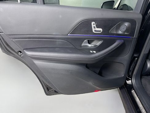 Used 2025 Mercedes-Benz GLS 450 4MATIC image 26