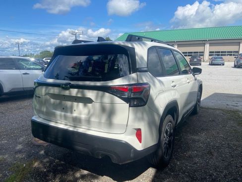 Used 2025 Subaru Forester Premium AWD/4WD image 5