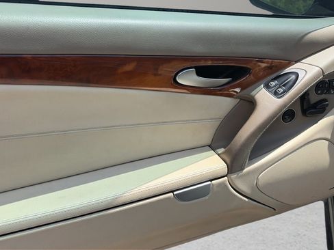 Used 2009 Mercedes-Benz SL 550 w/ Premium I Pkg image 35