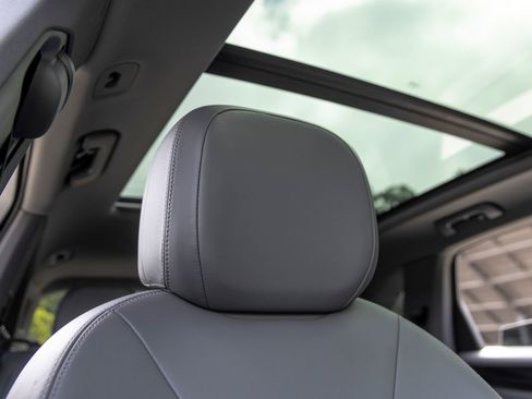 Certified 2022 Porsche Cayenne AWD/4WD image 59