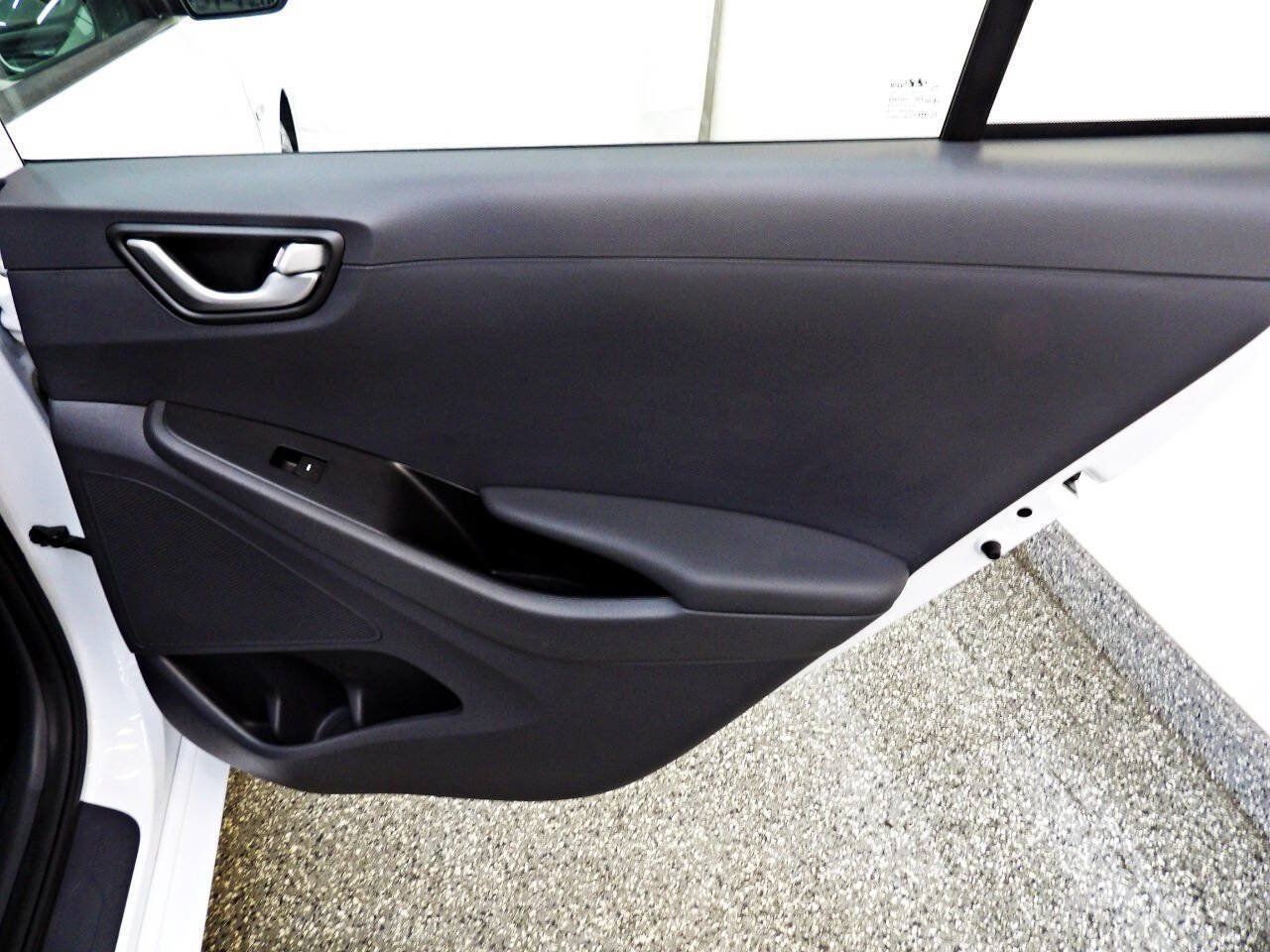 Used 2019 Hyundai Ioniq Blue FWD image 12