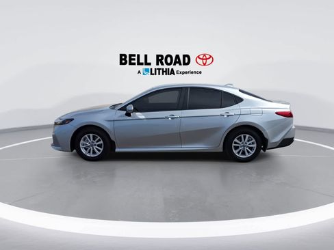 Used 2025 Toyota Camry LE AWD/4WD image 5