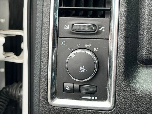 Used 2017 RAM 1500 Laramie AWD/4WD image 13