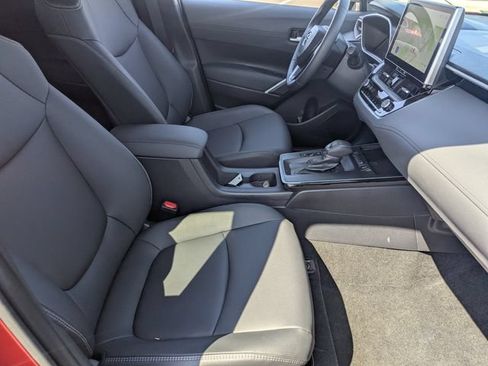 Used 2026 Toyota Corolla Cross XLE w/ Convenience Package FWD image 10