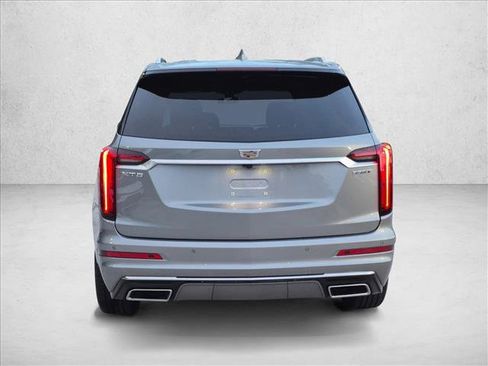 Used 2025 Cadillac XT6 Luxury FWD image 6