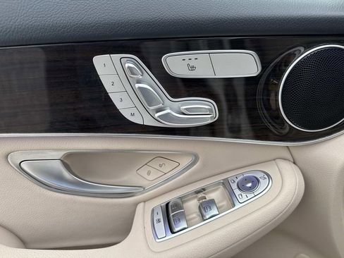 Used 2020 Mercedes-Benz GLC 300 image 19