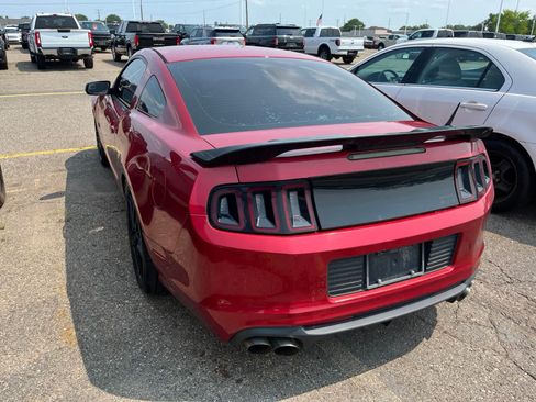 Used 2013 Ford Mustang Coupe RWD image 10