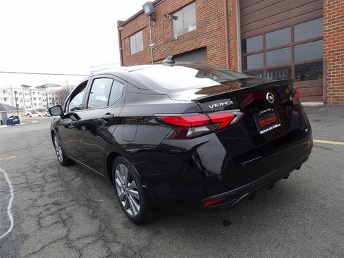 Used 2020 Nissan Versa SR w/ Convenience Package image 3