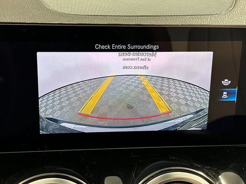 Certified 2022 Mercedes-Benz GLB 250 4MATIC image 23