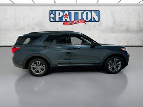 Used 2022 Ford Explorer XLT w/ Equipment Group 202A RWD image 8