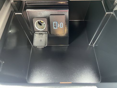 Used 2023 Ford Explorer XLT w/ Equipment Group 202A image 28