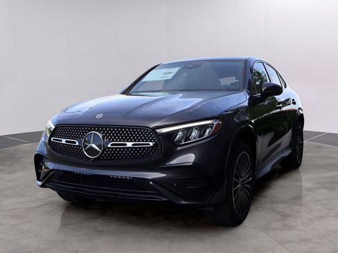 Used 2025 Mercedes-Benz GLC 300 4MATIC image 3