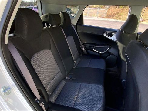 Used 2023 Kia Soul S image 23
