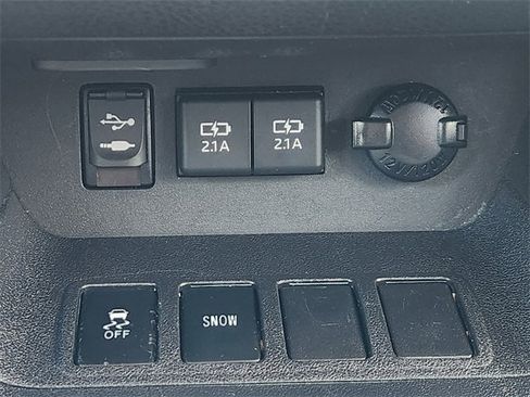 Used 2019 Toyota Highlander LE image 27