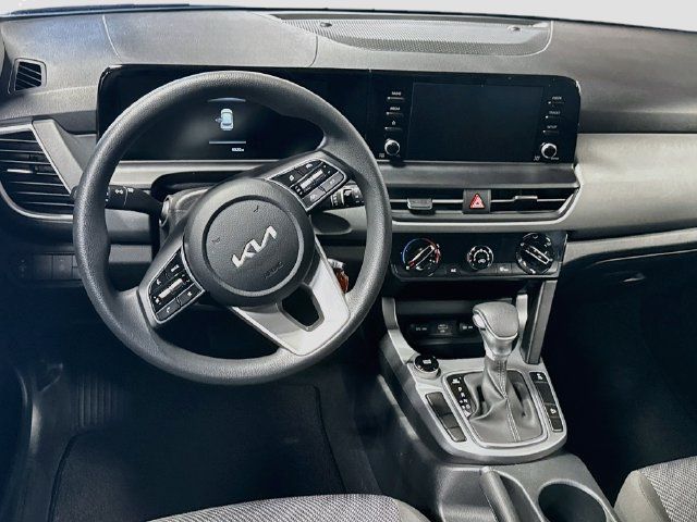 Used 2024 Kia Seltos LX AWD/4WD image 19