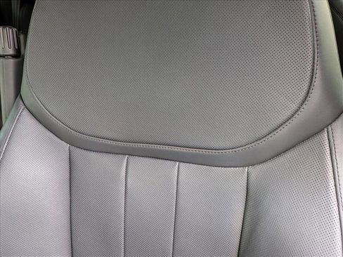 Used 2023 Land Rover Range Rover SE image 14