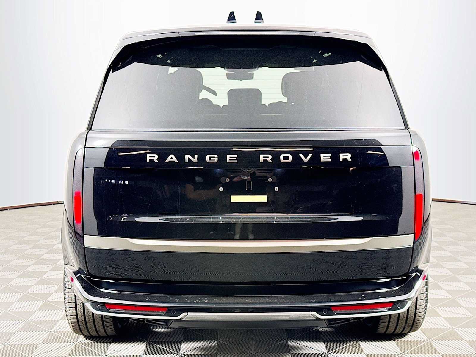 New 2026 Land Rover Range Rover Long Wheelbase SE AWD/4WD image 6
