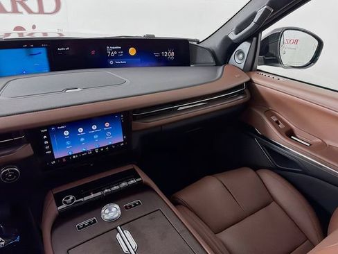 New 2026 Lincoln Navigator Reserve AWD/4WD image 25